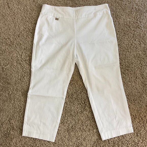 Alfani Stretch Tummy Control Pull On Cropped Capri Pants, White, Size 10 - Picture 2 of 6